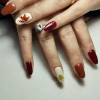 مدل مژه و ناخن برای تکمیل آلبوم