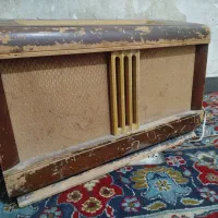 رادیو قدیمی چوبی