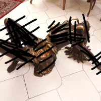 مجسمه فلزی بزرگ