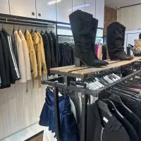 استخدام فروشنده خانم