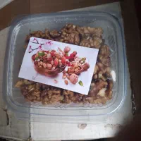 مغز گردو تازه و آلو بخارا درشت ویژه یلدا