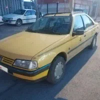 پژو روا تاکسی ۱۸۳۳ چراغ قرمز