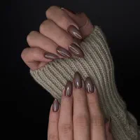 خدمات حرفه‌ای کاشت ناخن و ترمیم