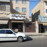 فروش-یک-ساختمان-سه-طبقه-با-مغازه-به-صورت-یک-جا