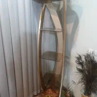 ویترین جنس چوب و کاملا سالم