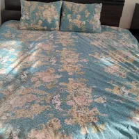 یک عدد ویترین تمیز وشیک به همراه سرویس خواب|تخت و سرویس خواب|فولادشهر, فولادشهر|دیوار