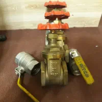 شیر فلکه کشویی 2اینچ و شیر گازی11/4 اینچ|مصالح و تجهیزات ساختمان|تهران, صادقیه|دیوار