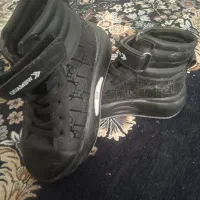 کفش نو|کیف، کفش، کمربند|تربتحیدریه, پائین ولایت|دیوار