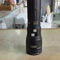 چراغ قوه کیلومتری قوی
