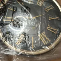 ساعت دیواری در حد نو نو