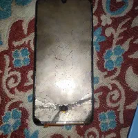 گوشی شکسته|موبایل|کرباسک, |دیوار