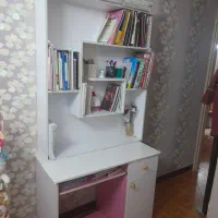 میز تحریر و کمد