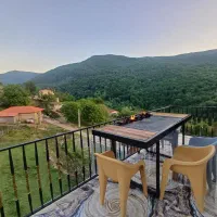 کلبه چوبی سویسی جنگلی