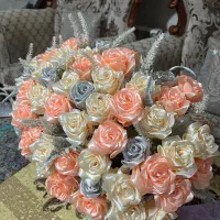 گل رز روبانی