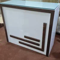 میز پیشخوان و صندلی