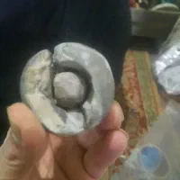 سنگی که از دل سنگ دیگر بیرون امد