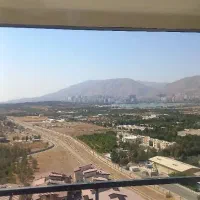 پنت ۲۴۰ متر سه خواب_ طبقه بالا ویو دریاچه و چیتگر