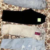 تعدادی شلوار جین و پارچه ای به قیمت عمده و چکی