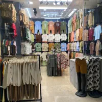 فروشنده خانم  مرکز خرید ۱۷ شهریور