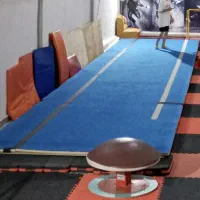 پیست ژیمناستیک همراه پیش تخته و 4 عدد تشکل آموزشی