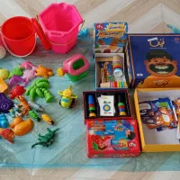 دوعدد هواپیما واسباب باز ی ویک مفاتی قابش