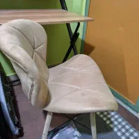 میز و صندلی کاملا نو با چوب ام دی اف