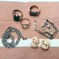 انگشتر، دستبند، گردنبند