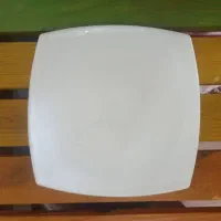 بشقاب تخت مربع سفید آرکوپال لومینارک اصل فرانسه