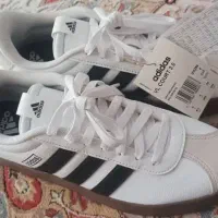کتونی adidas VL اورجینال سه خط مشکی با رویه سفید|کیف، کفش، کمربند|کرج, فاز ۱ مهرشهر|دیوار