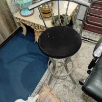 صندلی آهنی.