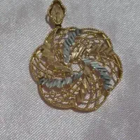 پلاک گل طلا