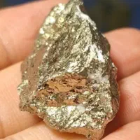 سنگ راف پیریت ملقب به سنگ طلا