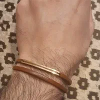 دستبند طلا و بند چرم
