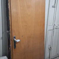 در چوبی با قاب در فرانسوی