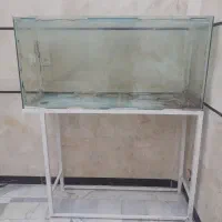 آکواریوم بزرگ با چهار پایه