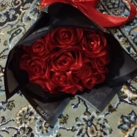 دسته گل زرشکی ۱۱شاخه