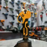 قیچی شارژی باغبانی قیچی باغبانی شارژی برند دیوالت|ابزارآلات|ارومیه, |دیوار