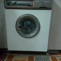 یک لباسشویی بوش آلمان مدل قدیمی