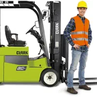 راننده لیفتراک در شرکت قطعه سازی خودرو