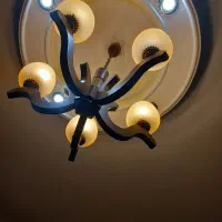 لوستر چوبی شیک و مارک. با حبابهای بسیار زیبا