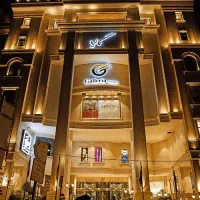 آشپزآسیایی و ملل کار وصندوقدارخانم،نیروی خدمات