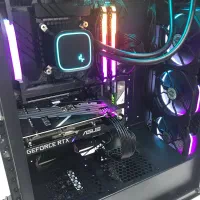 کامپیوتر گیمینگ همراه با مانیتور