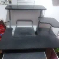 میز کامپیوتر در حد نو