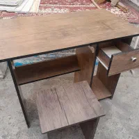 یک عدد میز  چوبی گشو دار ویک صندلی چوبی|میز تحریر و کامپیوتر|رشت, شالکو|دیوار