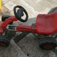 چهار چرخ رنگ قرمز