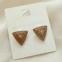 گوشواره میخی تکی مثلثی طلایی