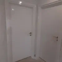 نقاش چوب و کلیع درهایی چوبی و ساختمان در خدمت