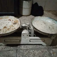 ترازوکفه ای، ترازوپله ای، ترازو سنگی، ترازوقدیمی|کلکسیون اشیاء عتیقه|مشهد, کارگران|دیوار