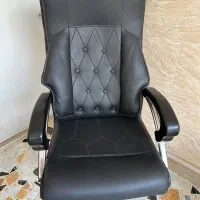 صندلی مدیریت مشکی چرم