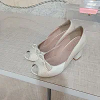 کفش و صندل سفید
